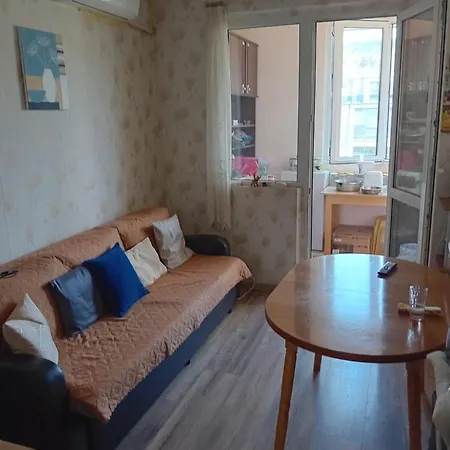 Leronta Apartman *
